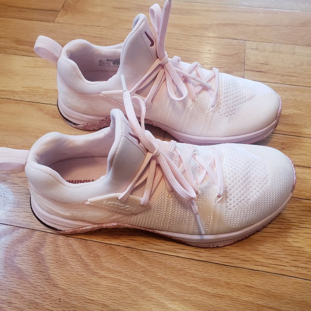 Nike Metcon Cross Fit Shoes Size 8.5 Light Pink Lace Up Lifting Cross Train  EUC